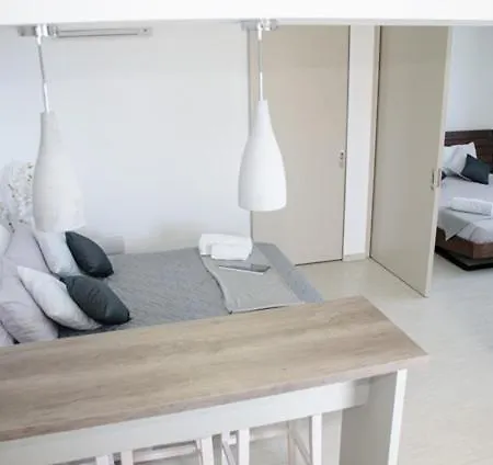 Helen Superior לינדוס